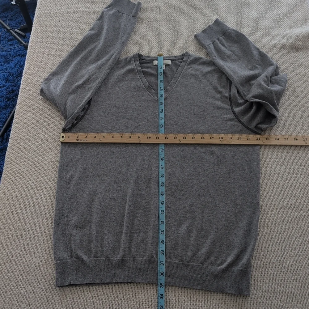 Banana Republic Sweater Men's‎ L DeVee Grey V-neck Fine-knit Pullover Layering